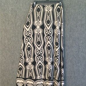 CHICO’S TRAVELERS long SKIRT.  Size 1. Medium